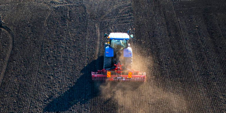 Es fundamental seleccionar llantas agrícolas específicas para cada máquina.